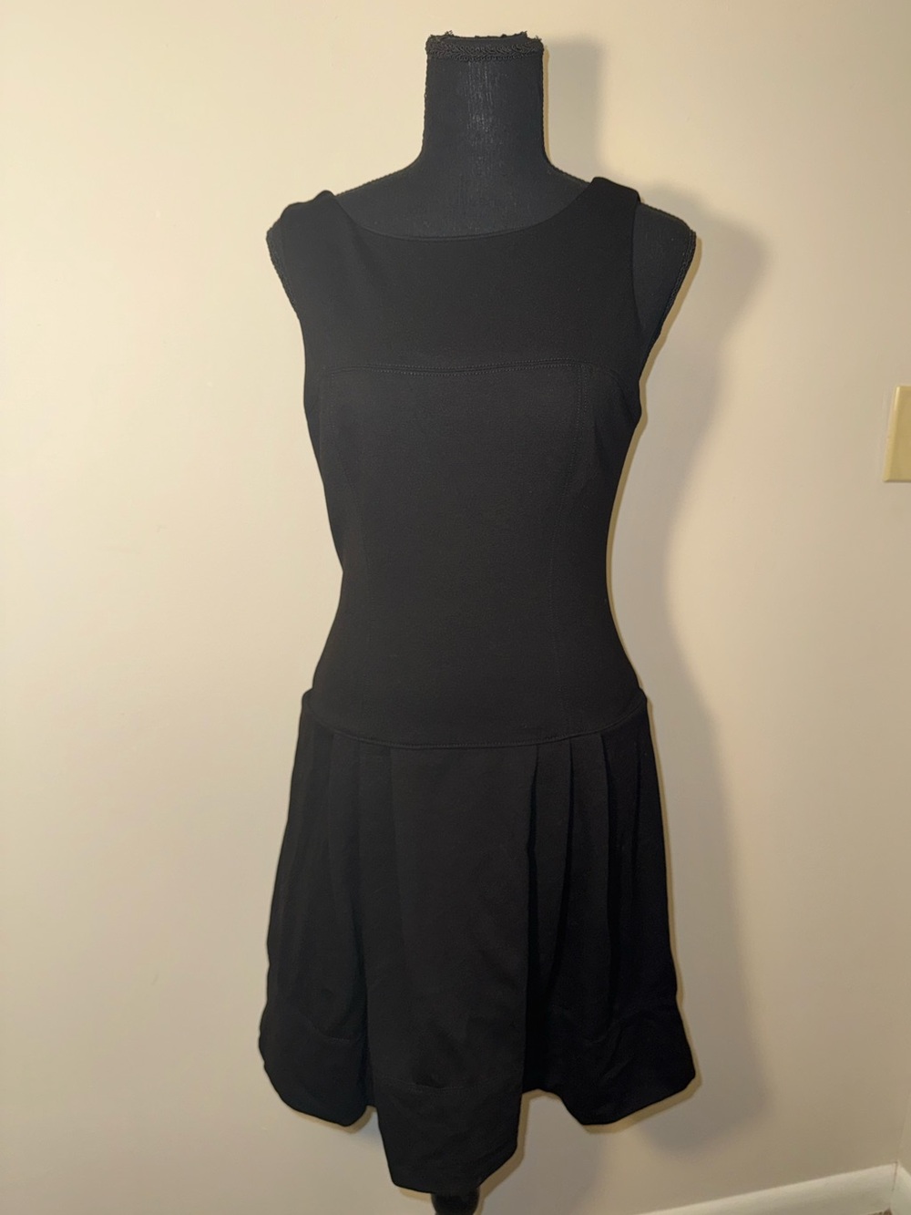 White House Black Market Size 2 Black Midi Dress